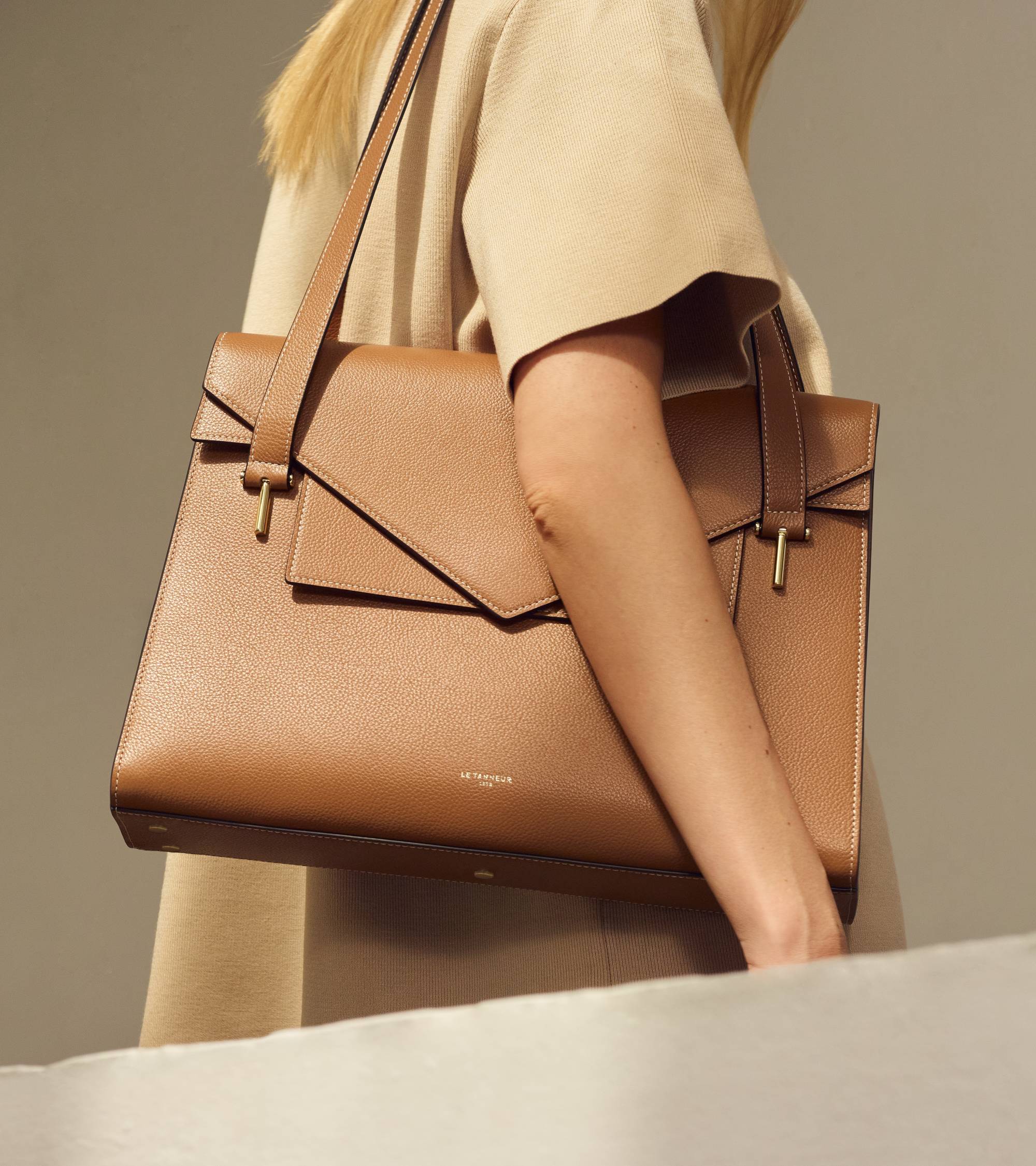 Le Tanneur Emilie porte-documents cuir grainé Brown Tan 13"