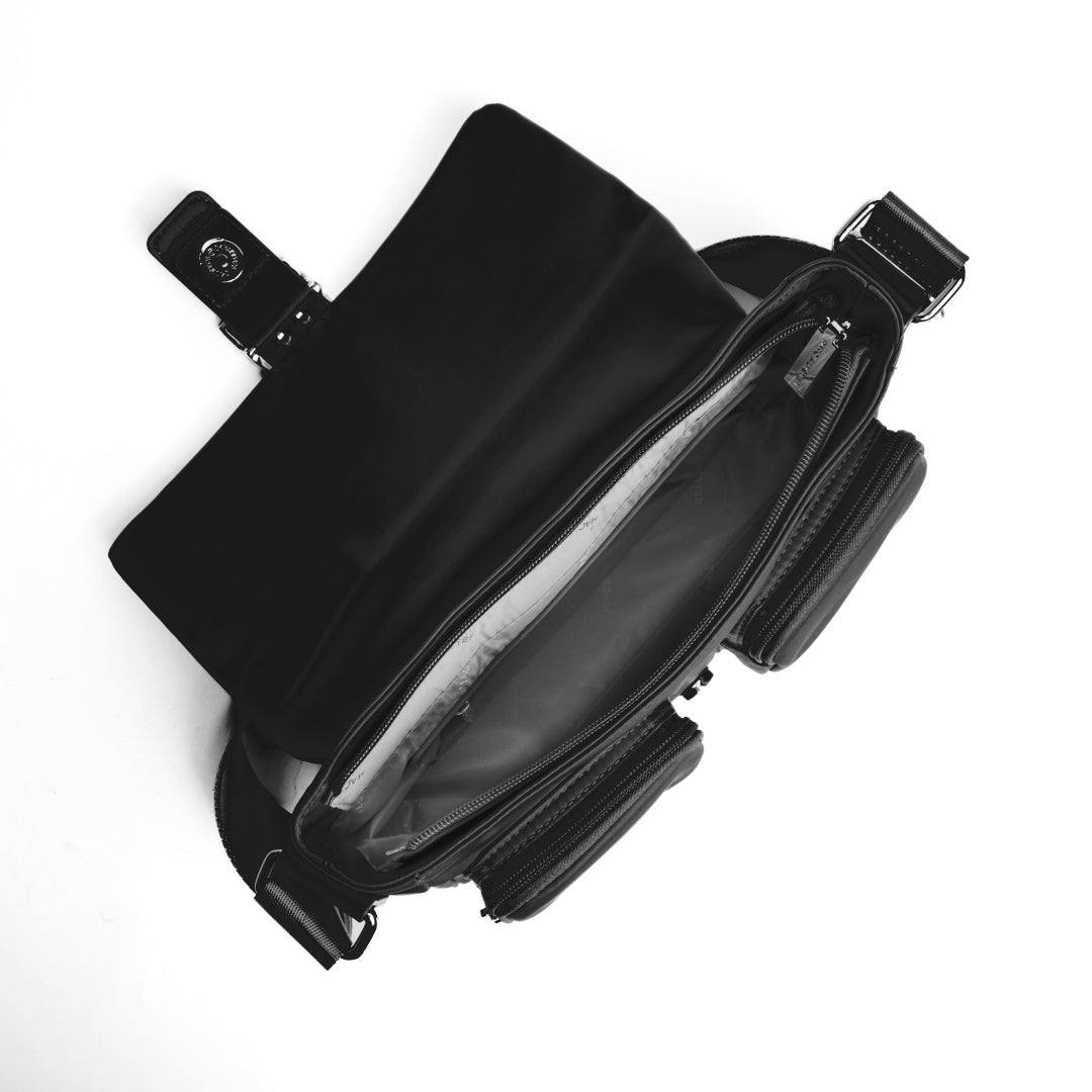 Mac Alyster Studio City Sac à rabat nylon Noir léger 29 cm