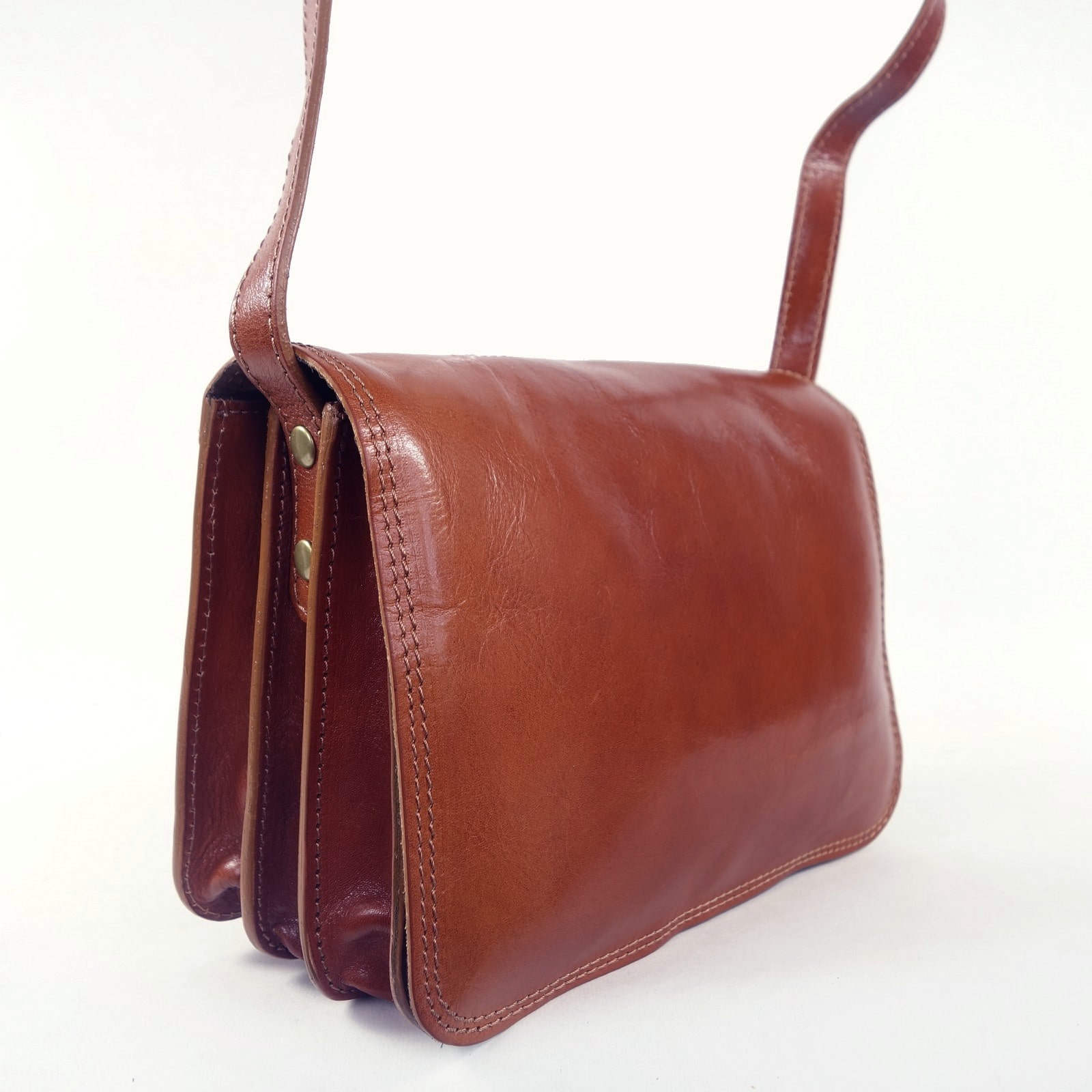 Collection Esprit Cuir CONNIE sac bandoulière cuir cognac
