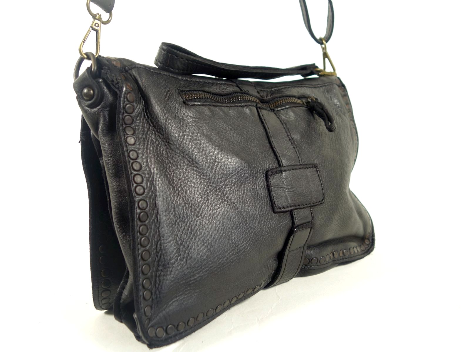Collection Esprit Cuir Sac pochette GENA sac main cuir noir clouté