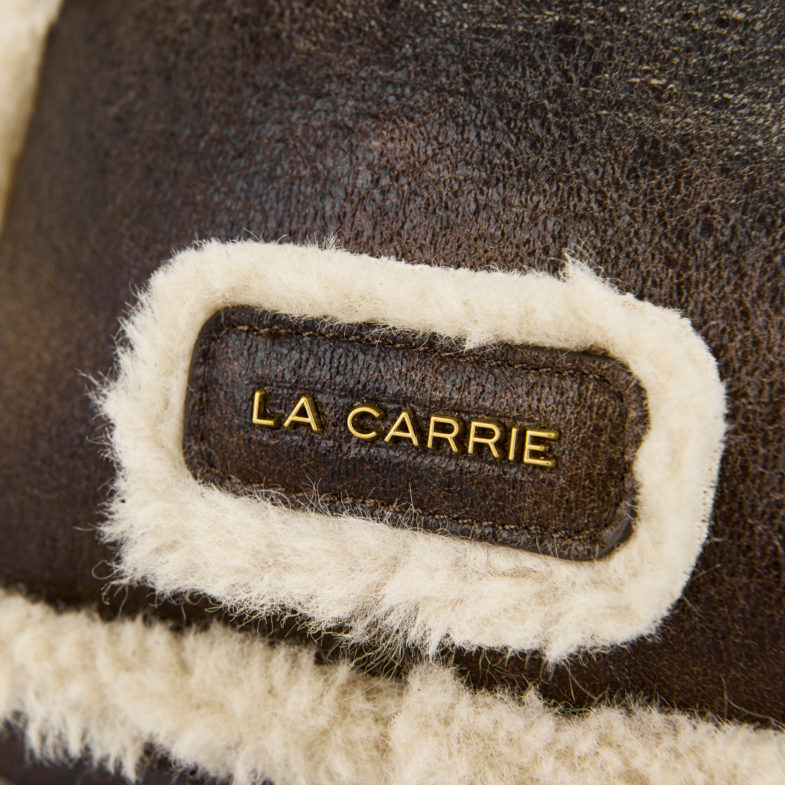 La Carrie Warmtouch sac seau marron fourrure 24x26cm