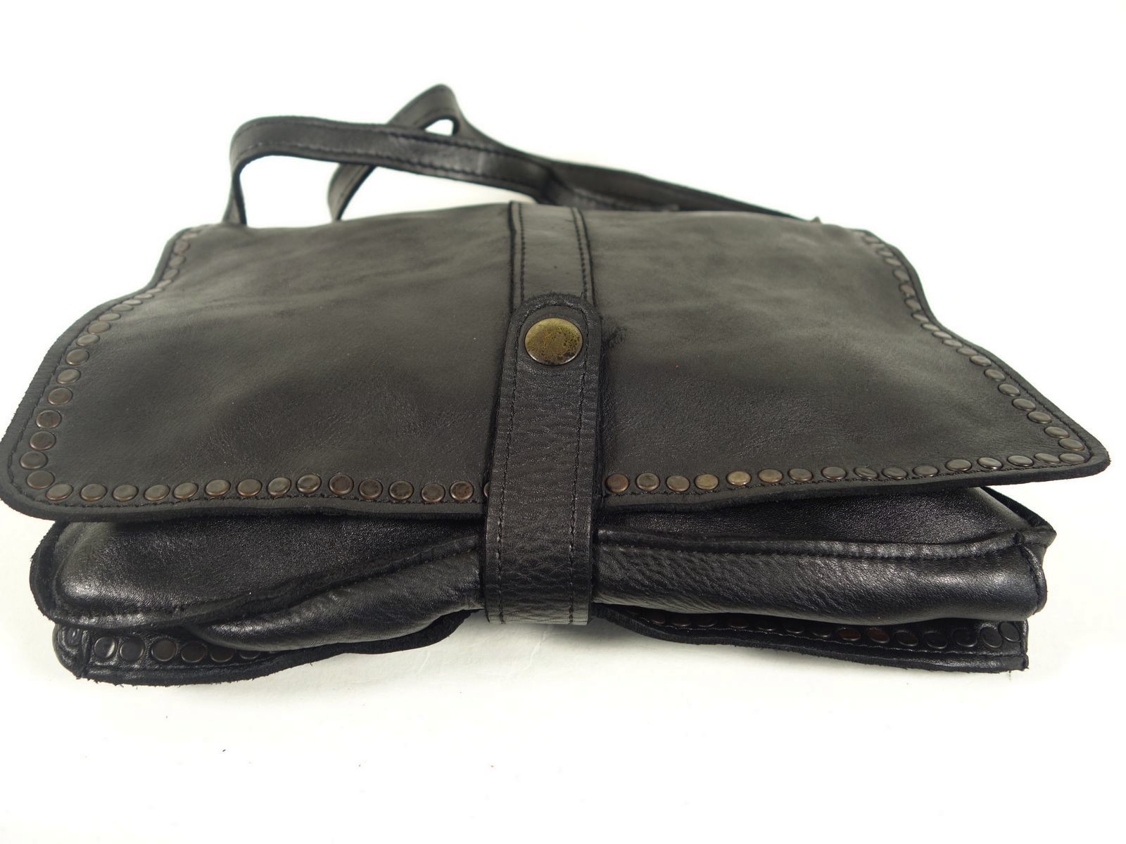 Collection Esprit Cuir Sac pochette GENA sac main cuir noir clouté