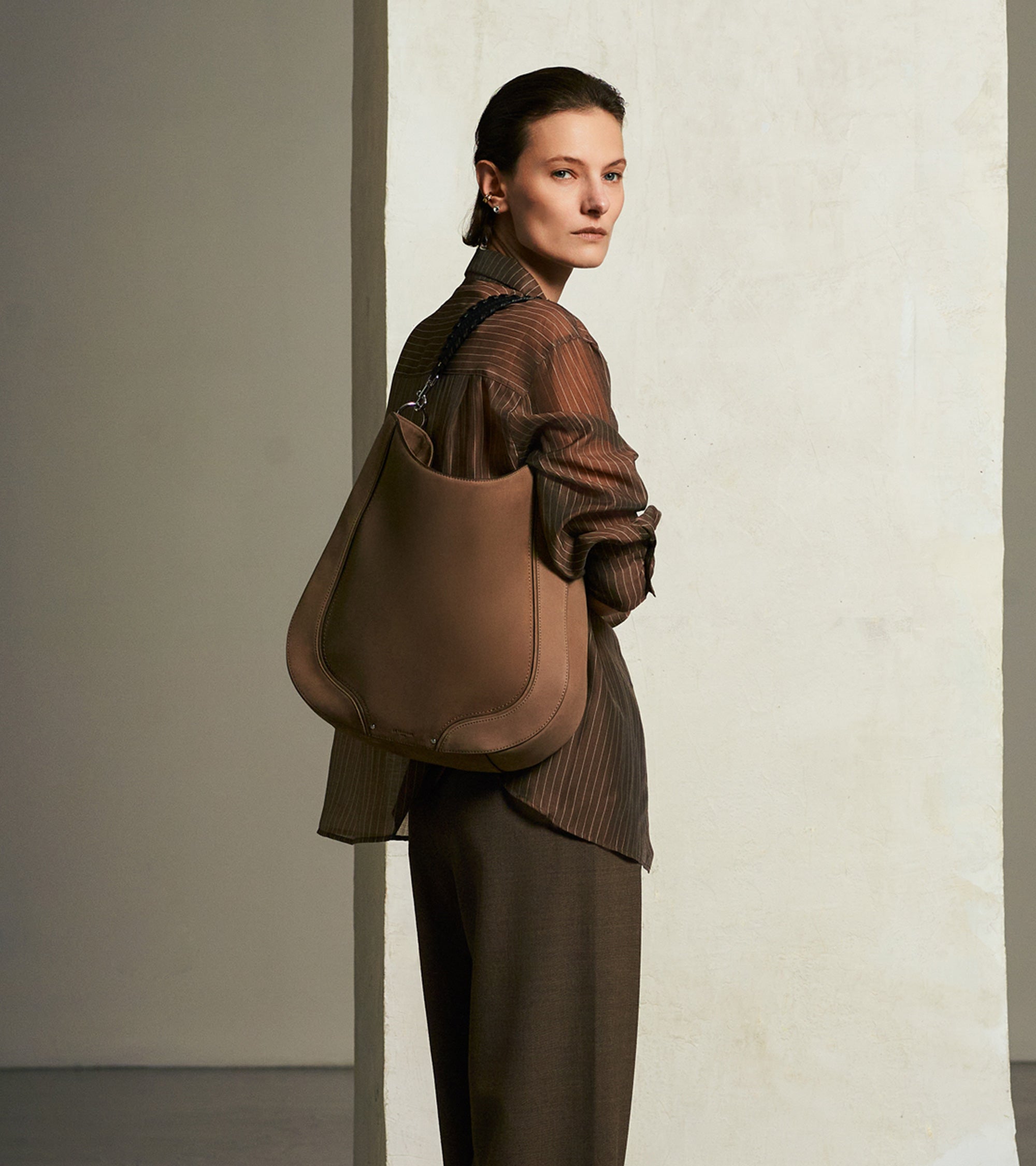 Le Tanneur Ella Sac Hobo Moyen Cuir Lisse Nubuck Femme