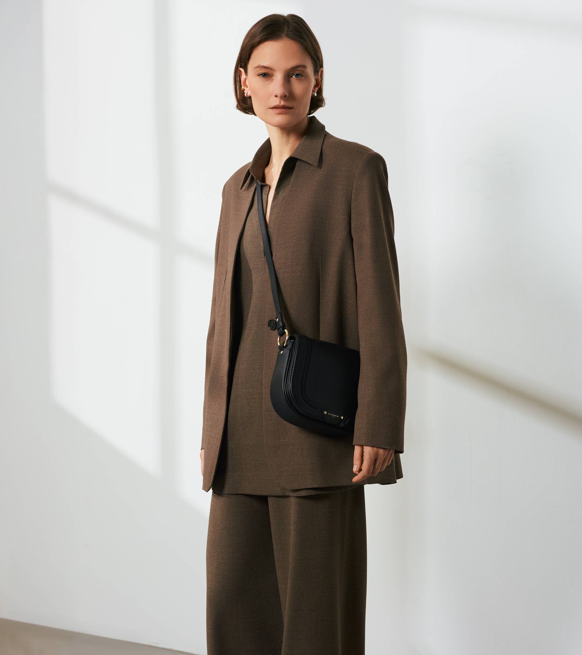 Le Tanneur Ella besace cuir grainé moyen Black