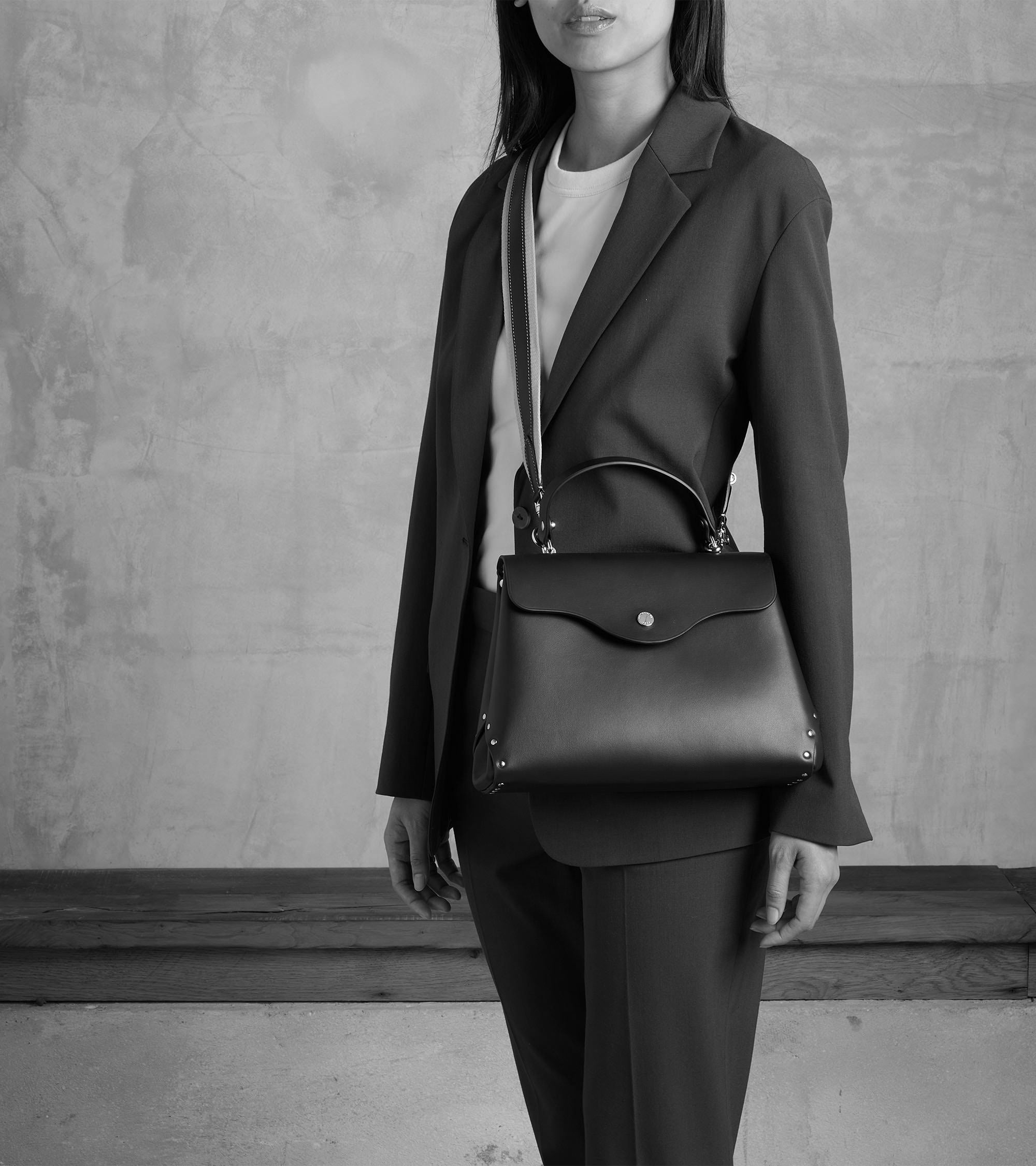 Le Tanneur Sans Couture sac main cuir lisse marron moyen