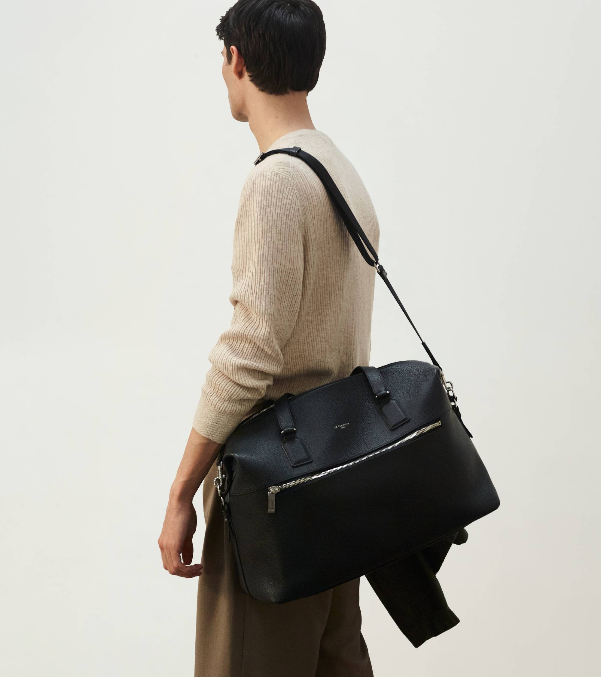 Le Tanneur Emile sac de voyage 24h cuir noir bandoulière