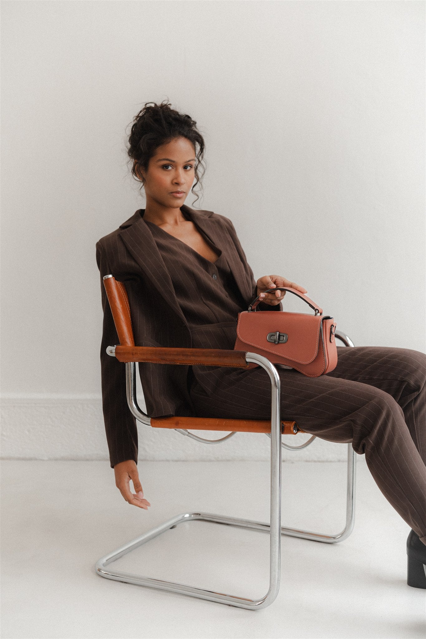 Nodie's L'iconique sac baguette cuir vieux rose grainé