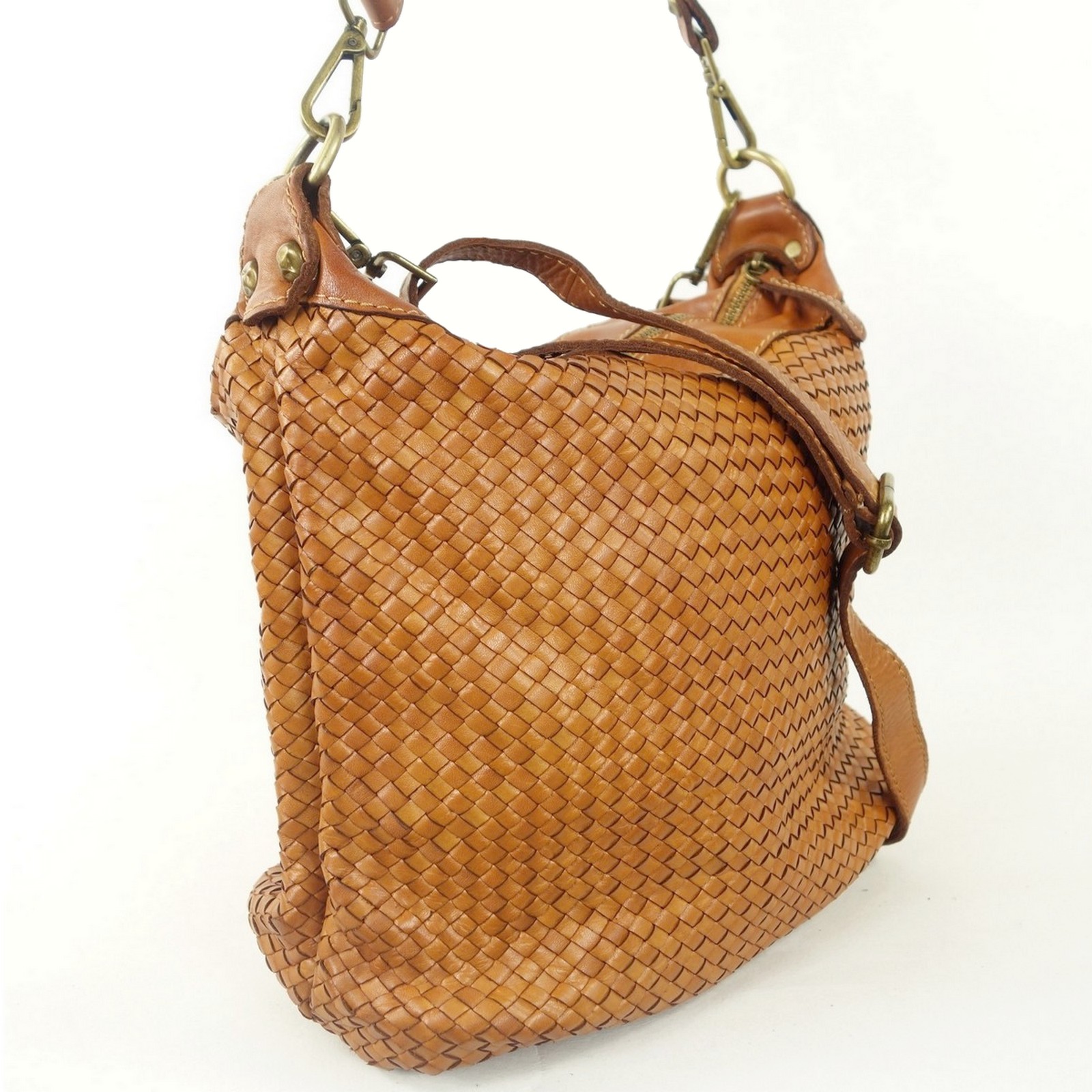 Collection Esprit Cuir MARLEEN besace cuir tressé camel