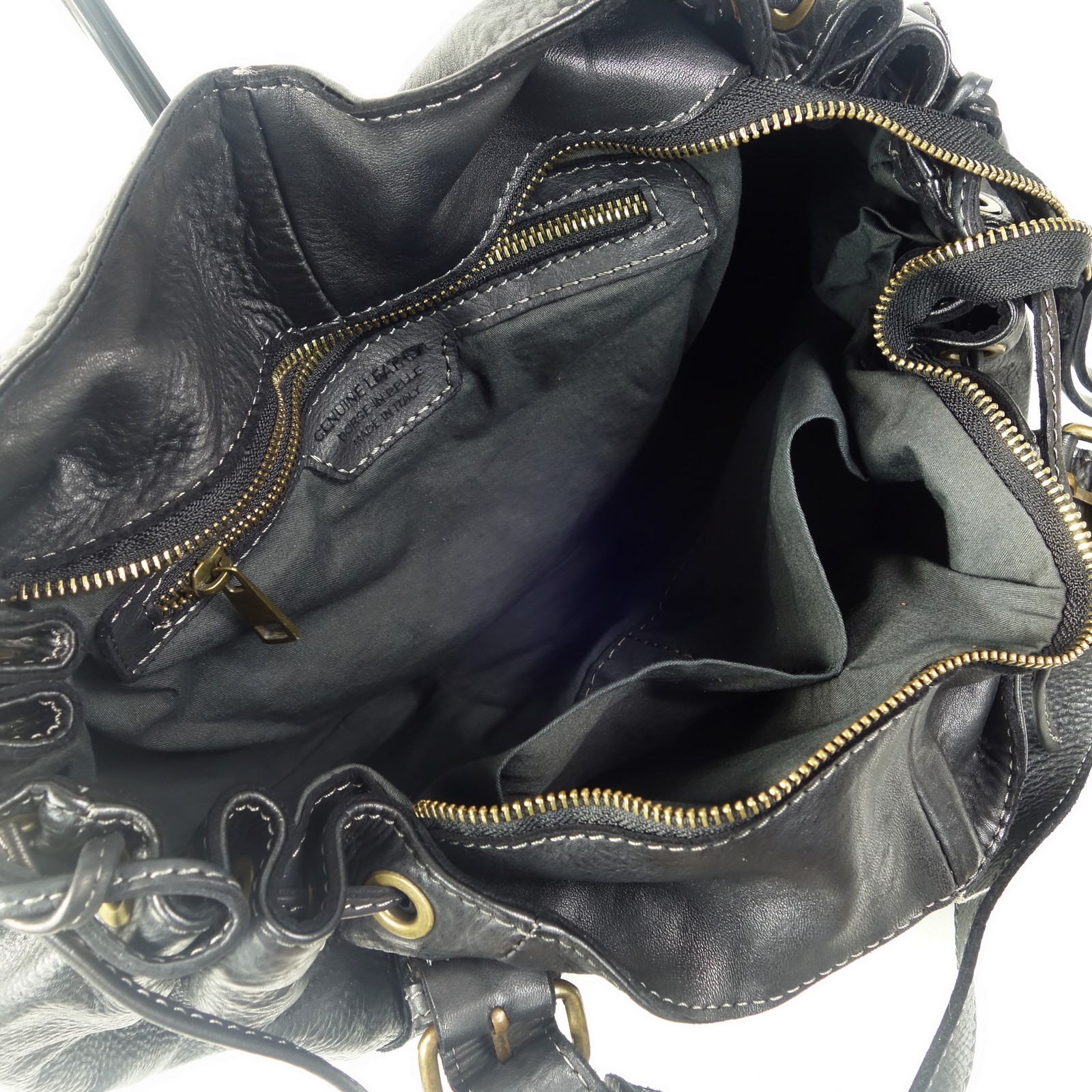 Collection Esprit Cuir Violetta sac 24h cuir noir vintage