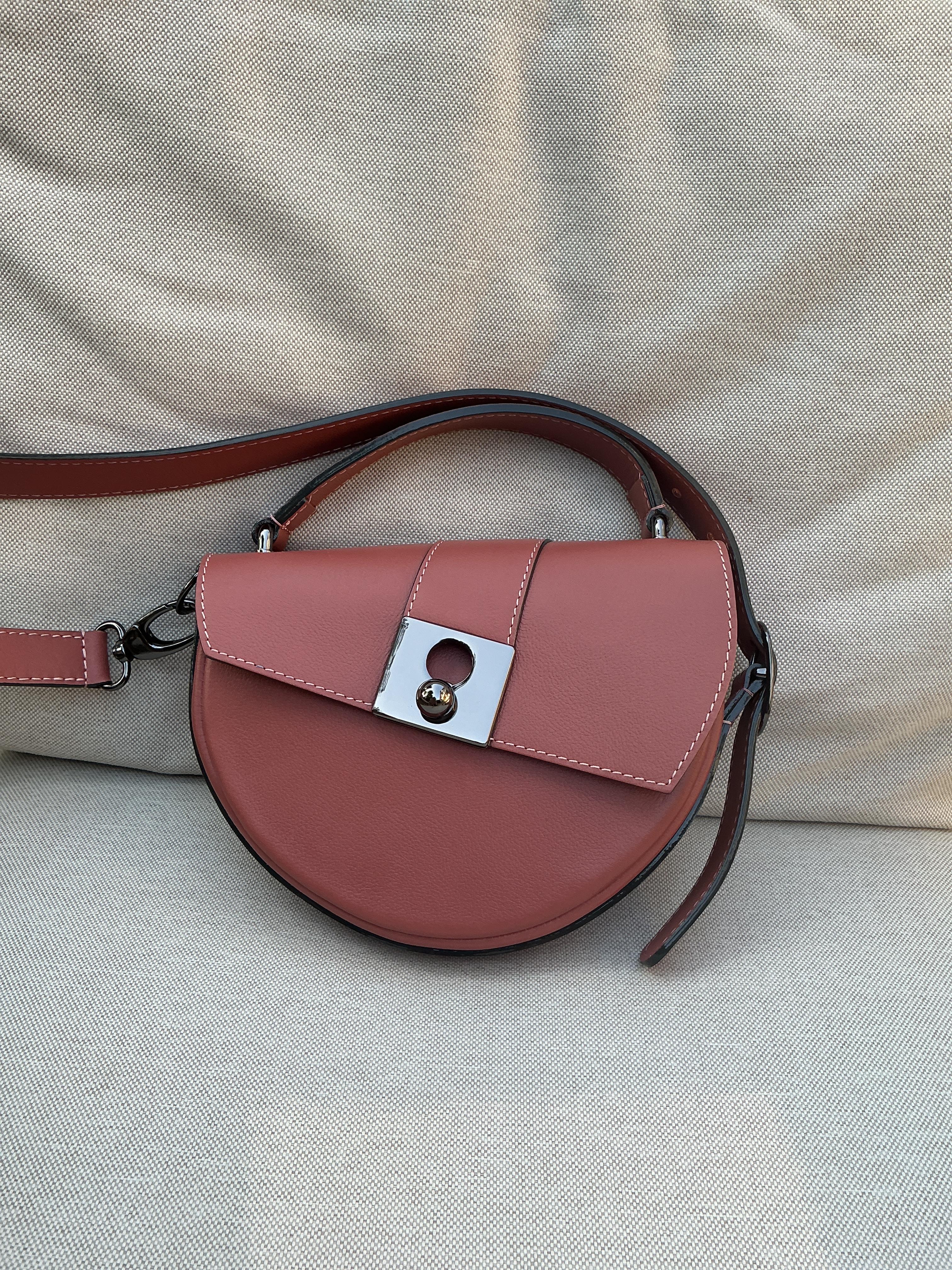 Nodie's Côme sac demi-lune cuir vieux rose grainé