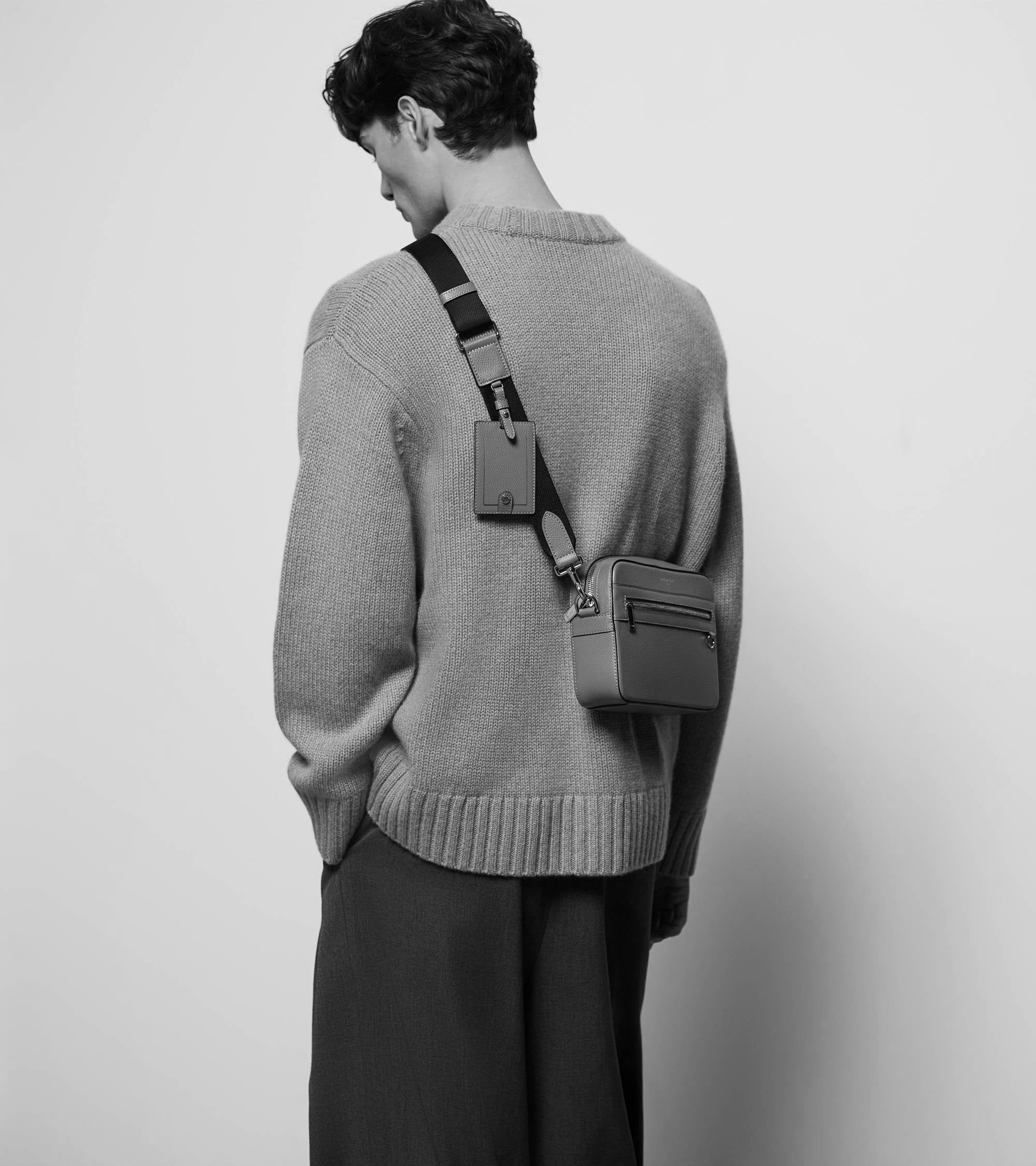 Le Tanneur Emile petite sacoche cuir grainé homme
