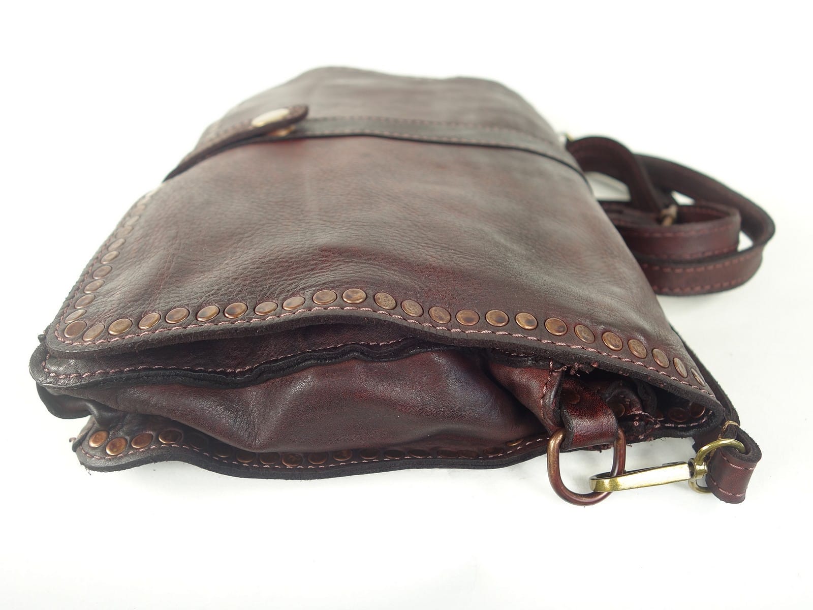 Collection Esprit Cuir Gena Pochette Cuir Bordeaux Cloutée